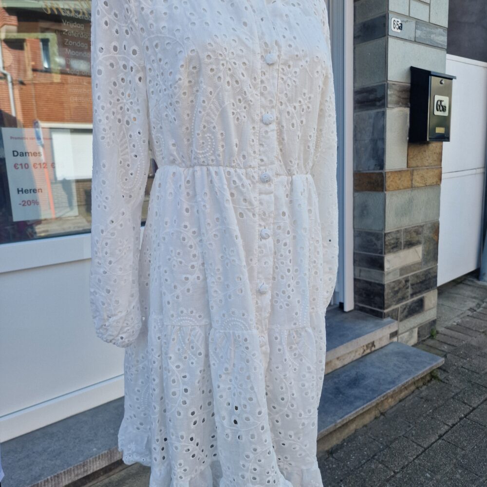 Geborduurde witte jurk -lange mouwen